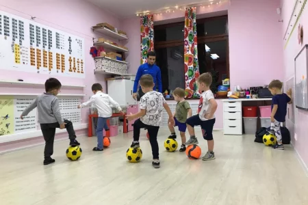 Детская футбольная школа Твой Гол на улице Гагарина фото 7