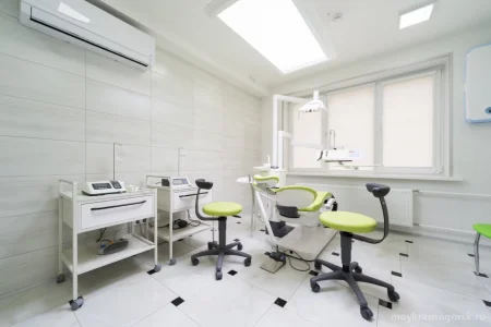 Стоматологический центр Dentis на Красногорском бульваре фото 1