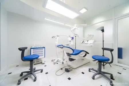 Стоматологический центр Dentis на Красногорском бульваре фото 3